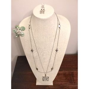 Flower Sparkle: Two Necklaces with Earrings.